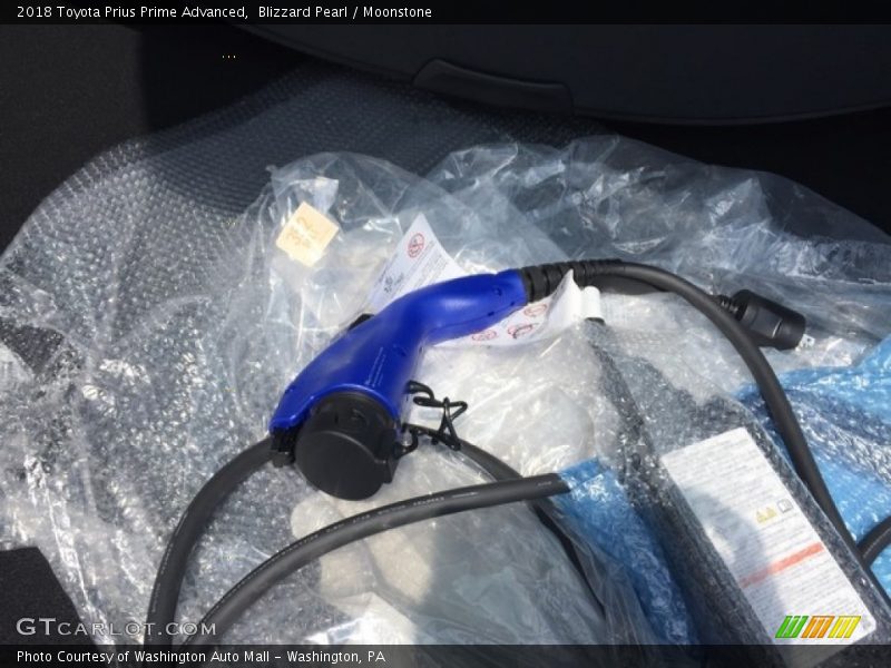 Blizzard Pearl / Moonstone 2018 Toyota Prius Prime Advanced