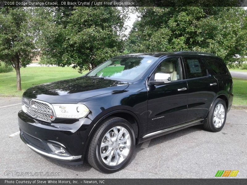 Front 3/4 View of 2018 Durango Citadel