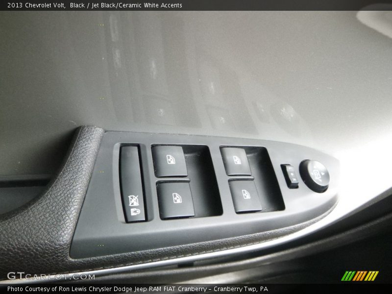 Black / Jet Black/Ceramic White Accents 2013 Chevrolet Volt