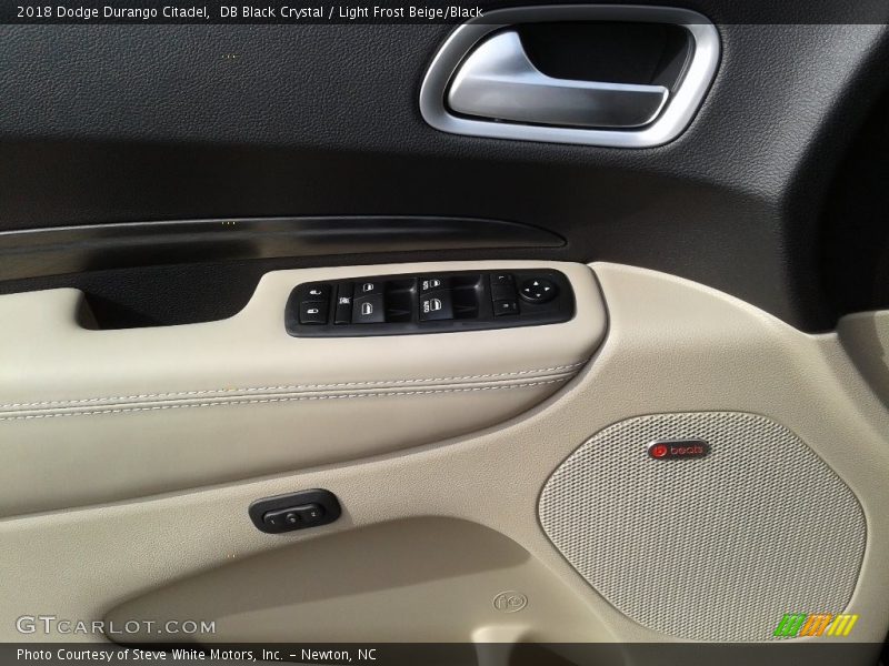 DB Black Crystal / Light Frost Beige/Black 2018 Dodge Durango Citadel
