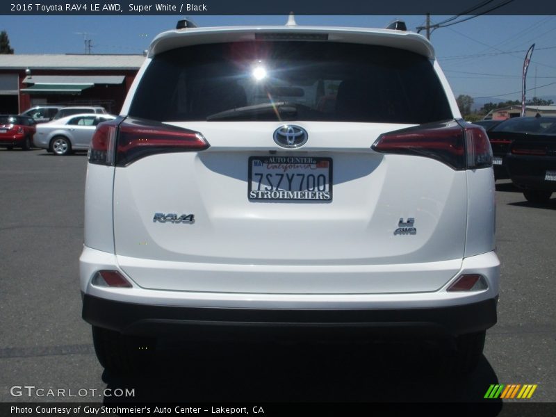 Super White / Black 2016 Toyota RAV4 LE AWD