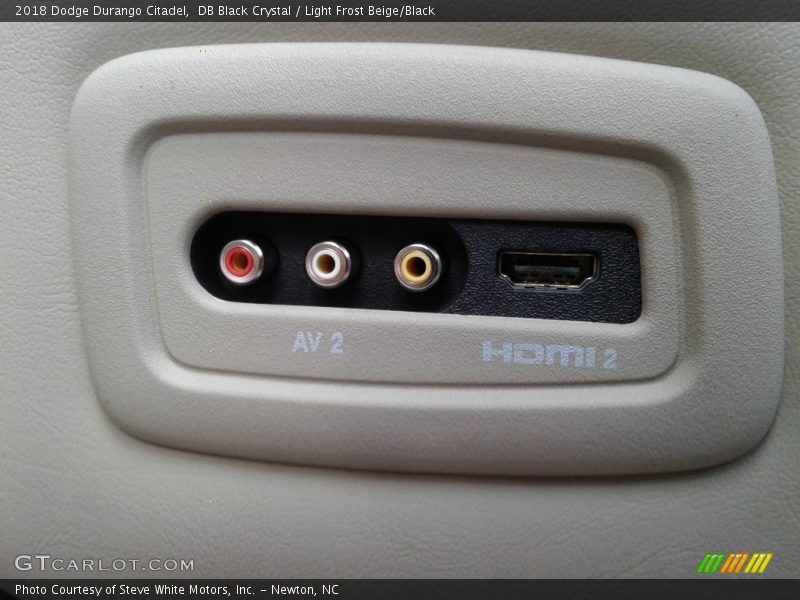 DB Black Crystal / Light Frost Beige/Black 2018 Dodge Durango Citadel