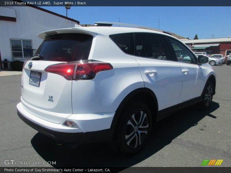 Super White / Black 2016 Toyota RAV4 LE AWD