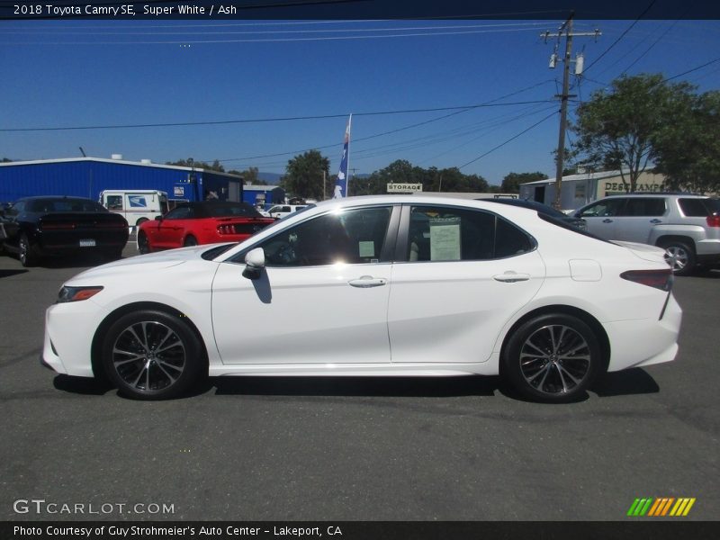 Super White / Ash 2018 Toyota Camry SE