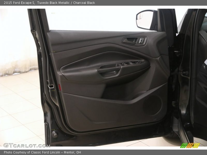 Tuxedo Black Metallic / Charcoal Black 2015 Ford Escape S