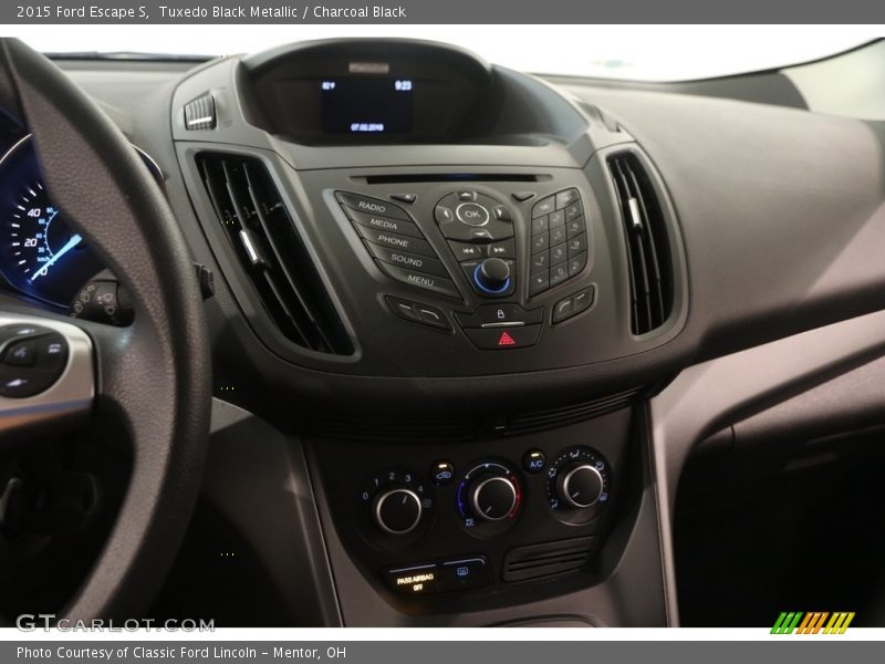 Tuxedo Black Metallic / Charcoal Black 2015 Ford Escape S