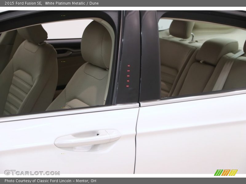 White Platinum Metallic / Dune 2015 Ford Fusion SE