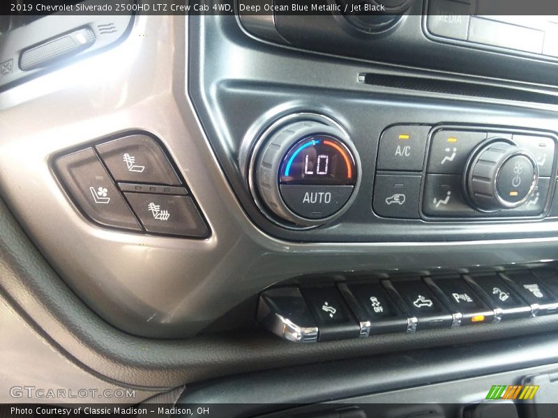 Deep Ocean Blue Metallic / Jet Black 2019 Chevrolet Silverado 2500HD LTZ Crew Cab 4WD