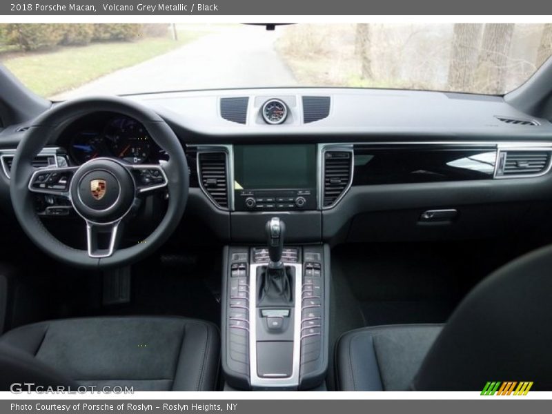 Volcano Grey Metallic / Black 2018 Porsche Macan