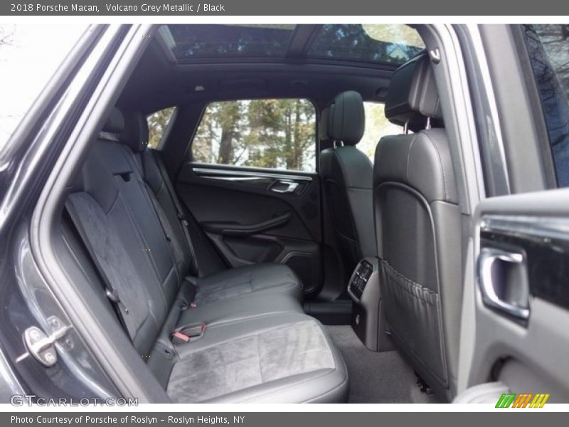 Volcano Grey Metallic / Black 2018 Porsche Macan