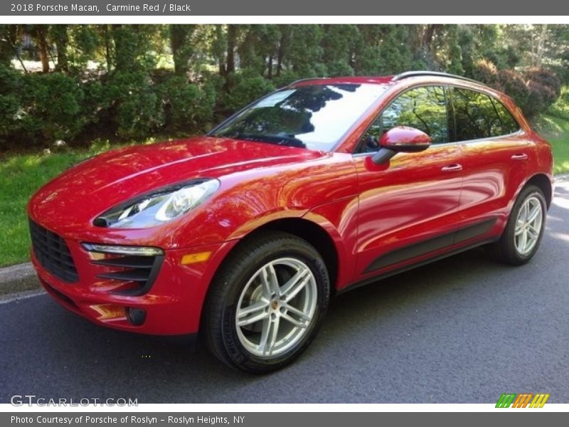 Front 3/4 View of 2018 Macan 