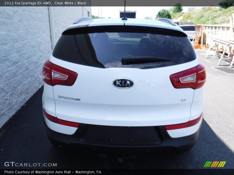 Clear White / Black 2011 Kia Sportage EX AWD