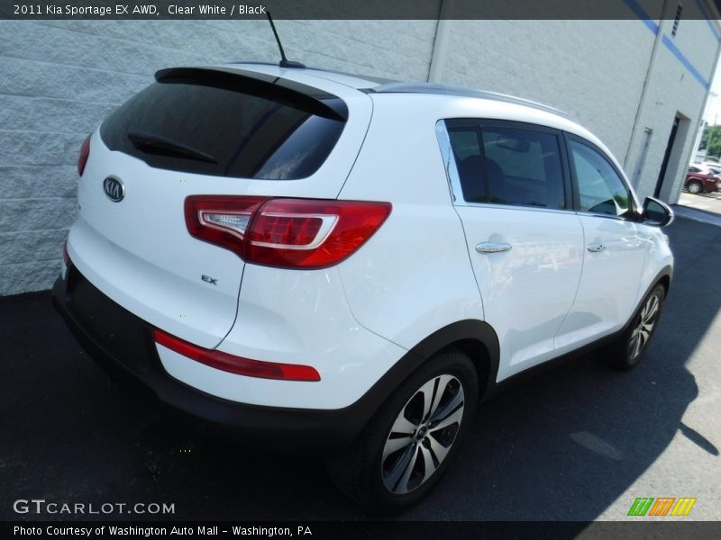 Clear White / Black 2011 Kia Sportage EX AWD