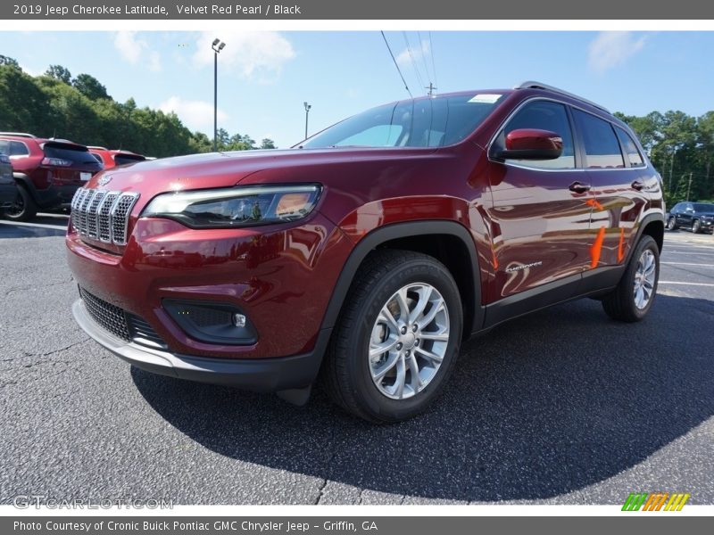 Velvet Red Pearl / Black 2019 Jeep Cherokee Latitude