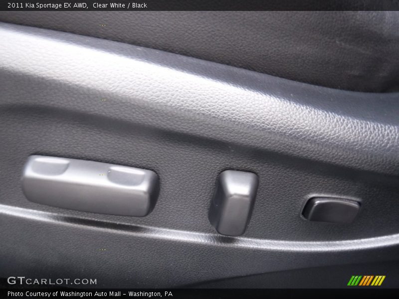 Clear White / Black 2011 Kia Sportage EX AWD