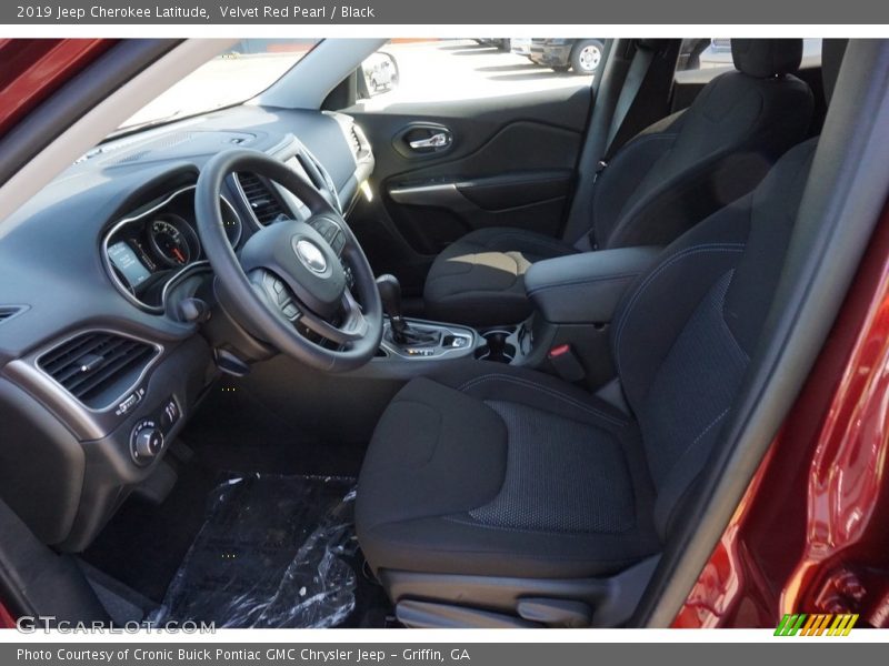 Velvet Red Pearl / Black 2019 Jeep Cherokee Latitude