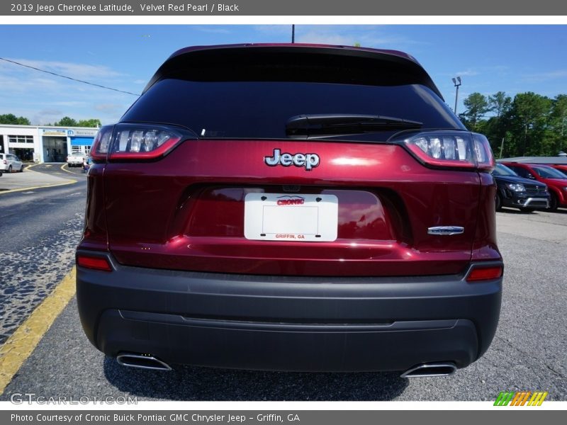 Velvet Red Pearl / Black 2019 Jeep Cherokee Latitude