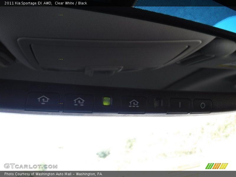Clear White / Black 2011 Kia Sportage EX AWD