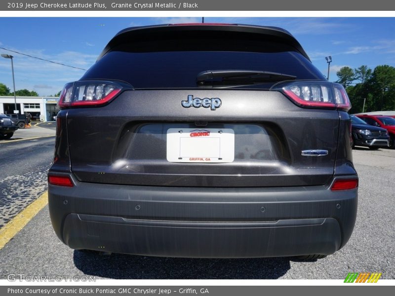 Granite Crystal Metallic / Black 2019 Jeep Cherokee Latitude Plus