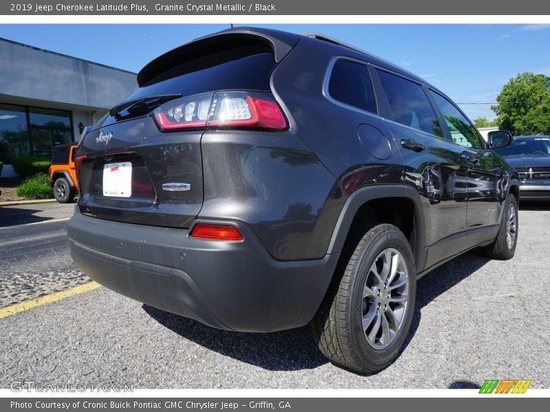 Granite Crystal Metallic / Black 2019 Jeep Cherokee Latitude Plus