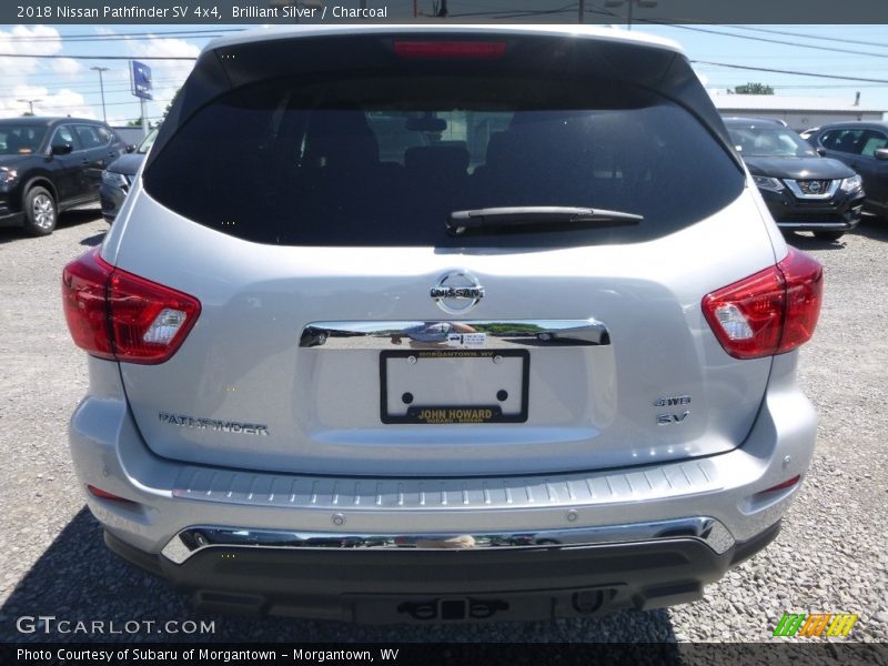 Brilliant Silver / Charcoal 2018 Nissan Pathfinder SV 4x4