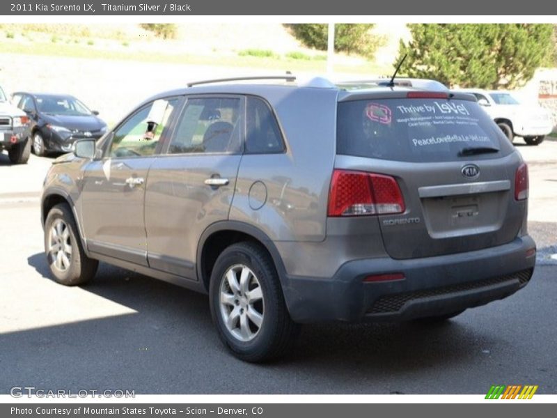 Titanium Silver / Black 2011 Kia Sorento LX