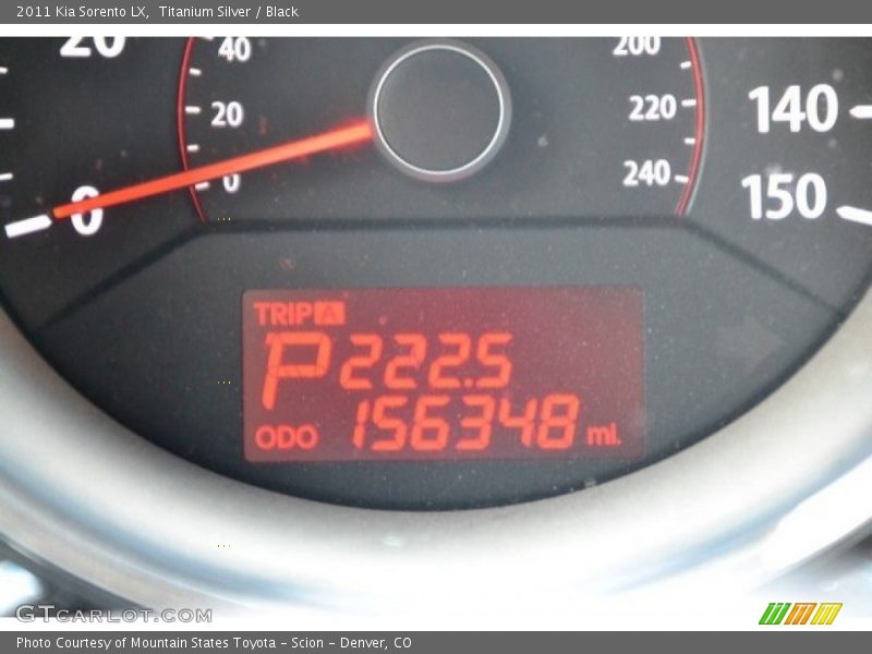 Titanium Silver / Black 2011 Kia Sorento LX