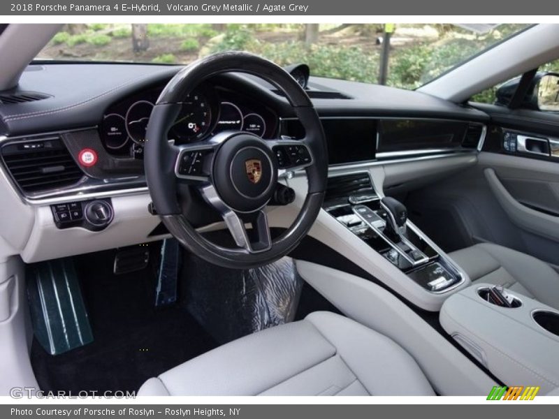 Dashboard of 2018 Panamera 4 E-Hybrid