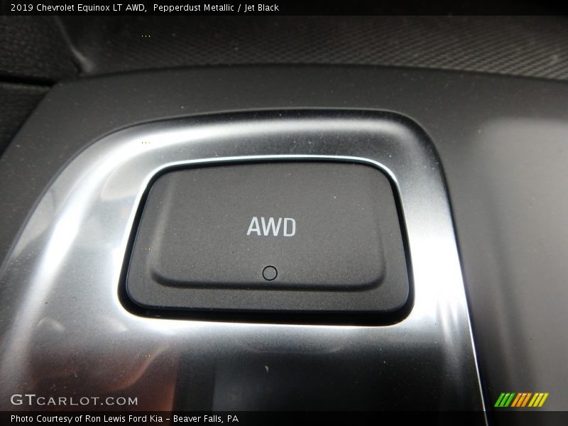 Pepperdust Metallic / Jet Black 2019 Chevrolet Equinox LT AWD
