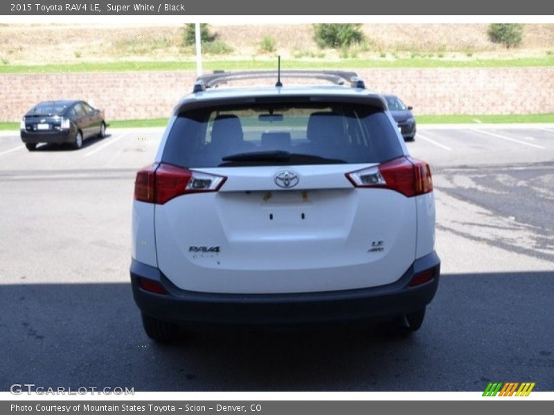 Super White / Black 2015 Toyota RAV4 LE