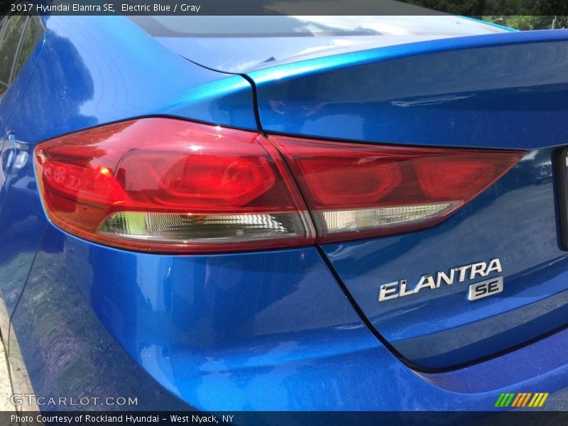 Electric Blue / Gray 2017 Hyundai Elantra SE