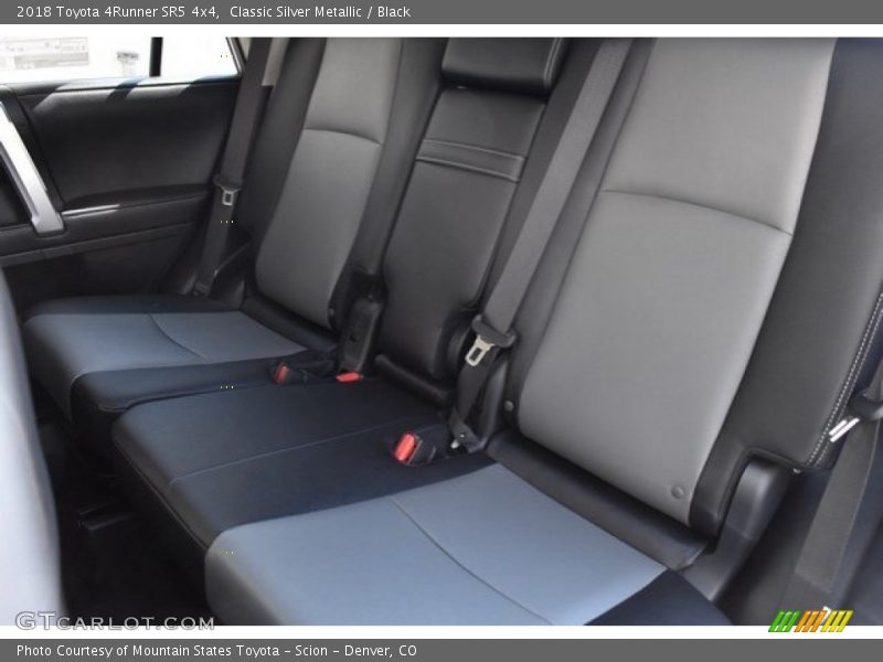 Classic Silver Metallic / Black 2018 Toyota 4Runner SR5 4x4