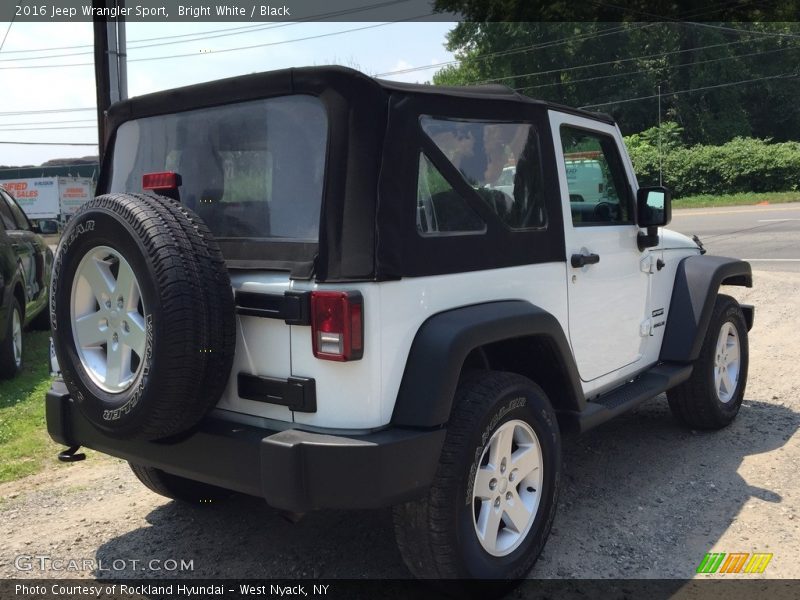 Bright White / Black 2016 Jeep Wrangler Sport