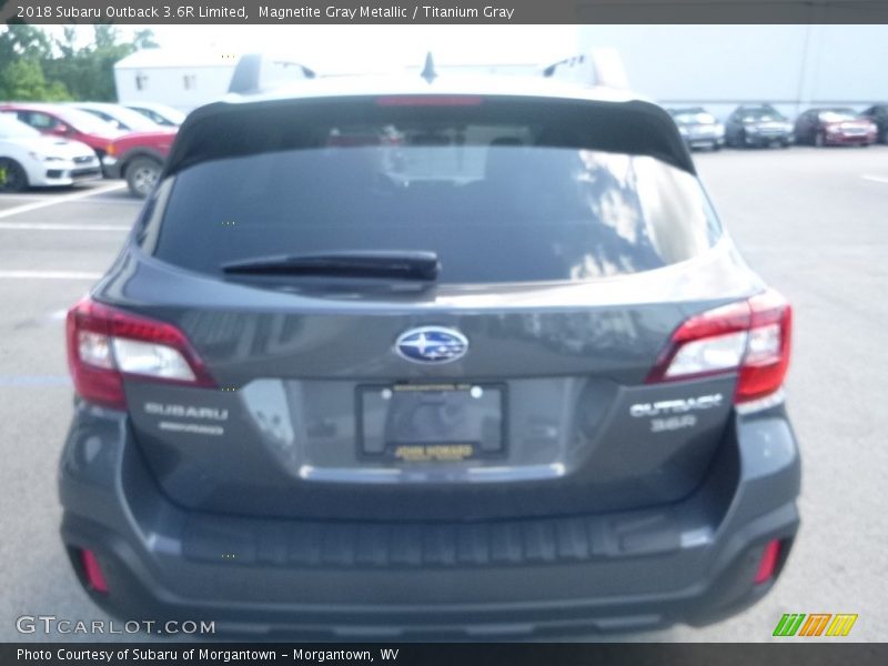 Magnetite Gray Metallic / Titanium Gray 2018 Subaru Outback 3.6R Limited