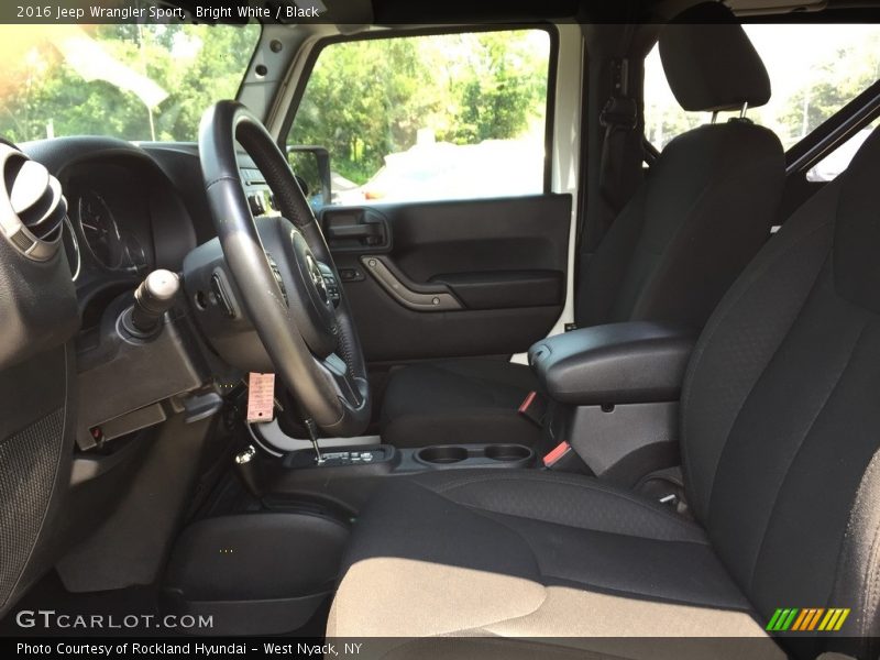 Bright White / Black 2016 Jeep Wrangler Sport