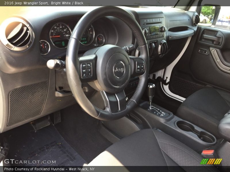 Bright White / Black 2016 Jeep Wrangler Sport