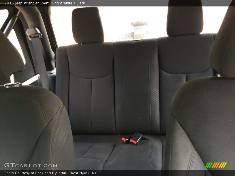 Bright White / Black 2016 Jeep Wrangler Sport