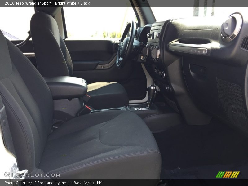 Bright White / Black 2016 Jeep Wrangler Sport