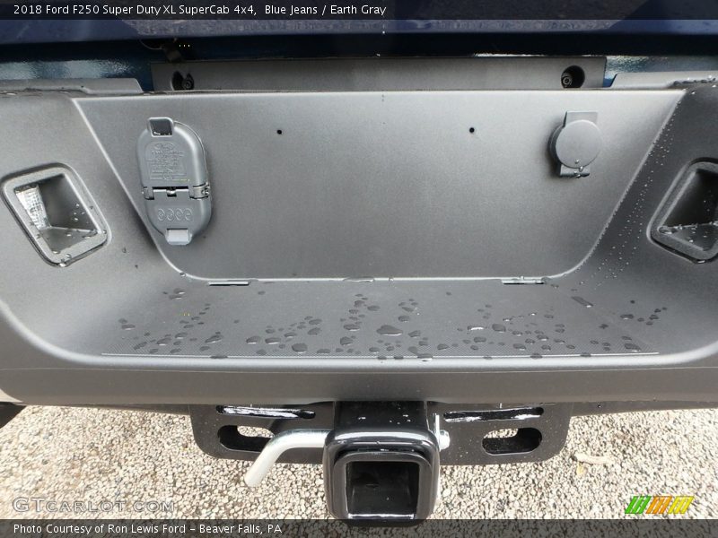 Blue Jeans / Earth Gray 2018 Ford F250 Super Duty XL SuperCab 4x4