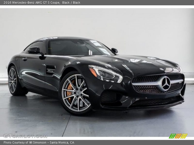 Front 3/4 View of 2016 AMG GT S Coupe
