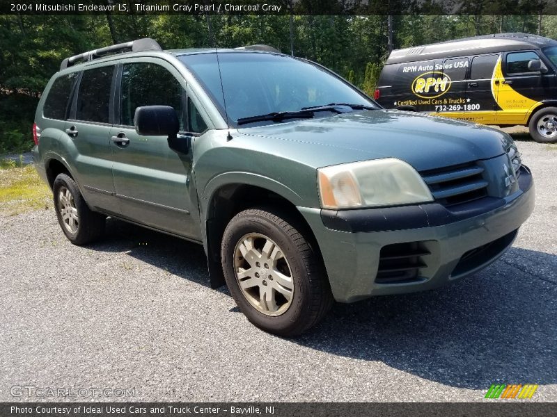 Titanium Gray Pearl / Charcoal Gray 2004 Mitsubishi Endeavor LS