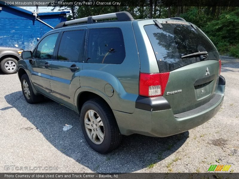 Titanium Gray Pearl / Charcoal Gray 2004 Mitsubishi Endeavor LS