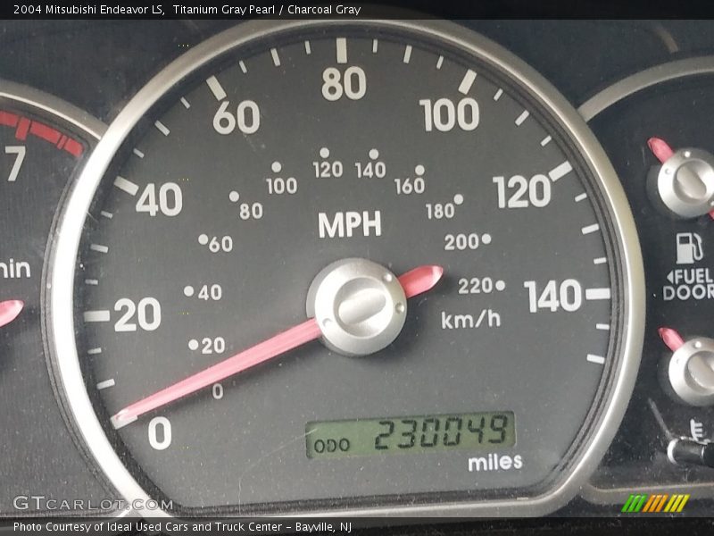 Titanium Gray Pearl / Charcoal Gray 2004 Mitsubishi Endeavor LS