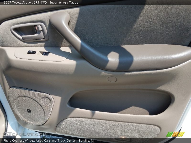 Super White / Taupe 2007 Toyota Sequoia SR5 4WD
