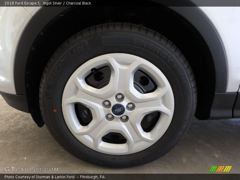 Ingot Silver / Charcoal Black 2018 Ford Escape S