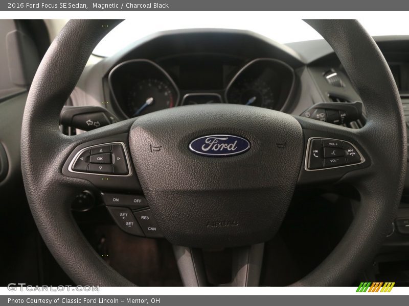 Magnetic / Charcoal Black 2016 Ford Focus SE Sedan