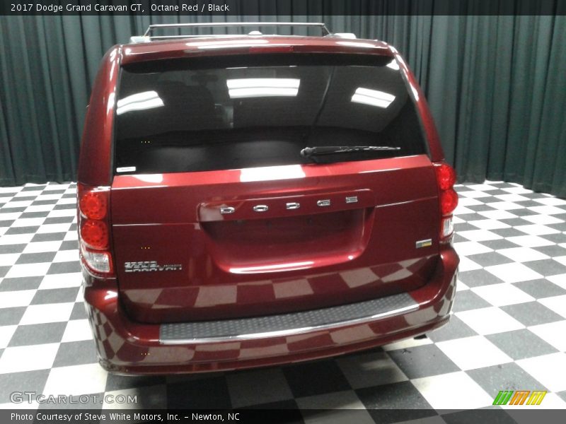 Octane Red / Black 2017 Dodge Grand Caravan GT