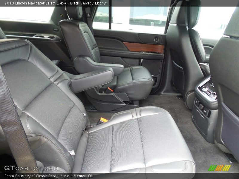 Rear Seat of 2018 Navigator Select L 4x4