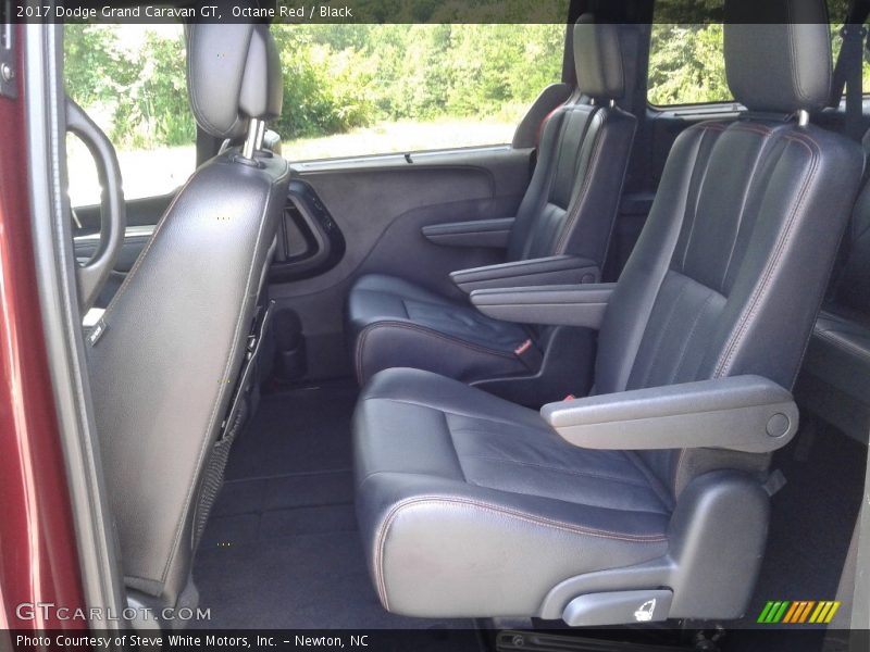 Octane Red / Black 2017 Dodge Grand Caravan GT