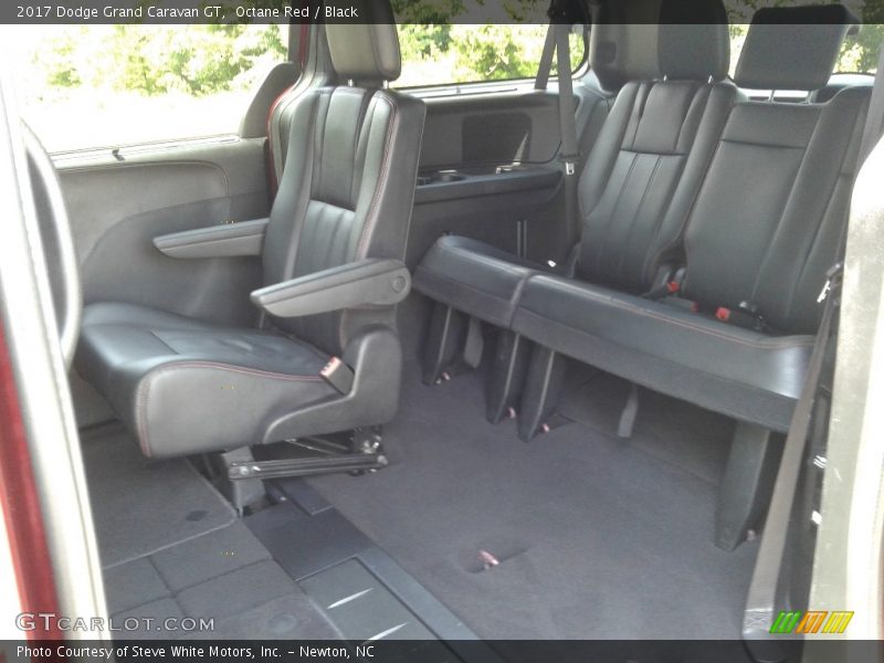 Octane Red / Black 2017 Dodge Grand Caravan GT
